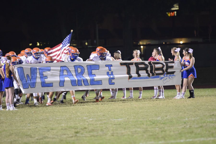 Last+seaons+team+takes+the+field.