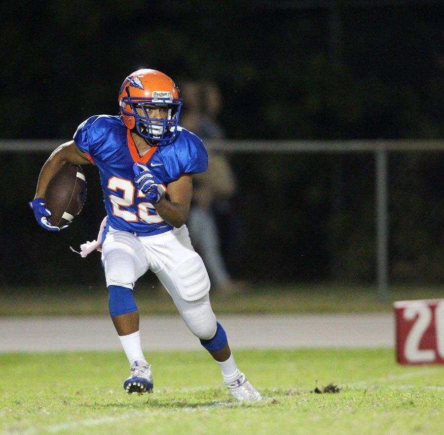 Taveon Strowbridge tries to find an opening in the Clearwater defense.