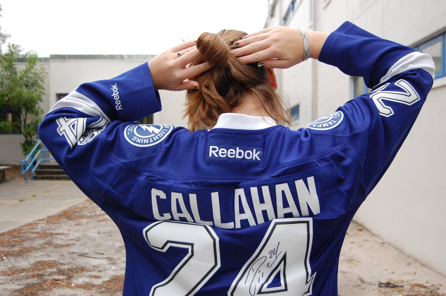 Lauren Callahan shows support for the team.