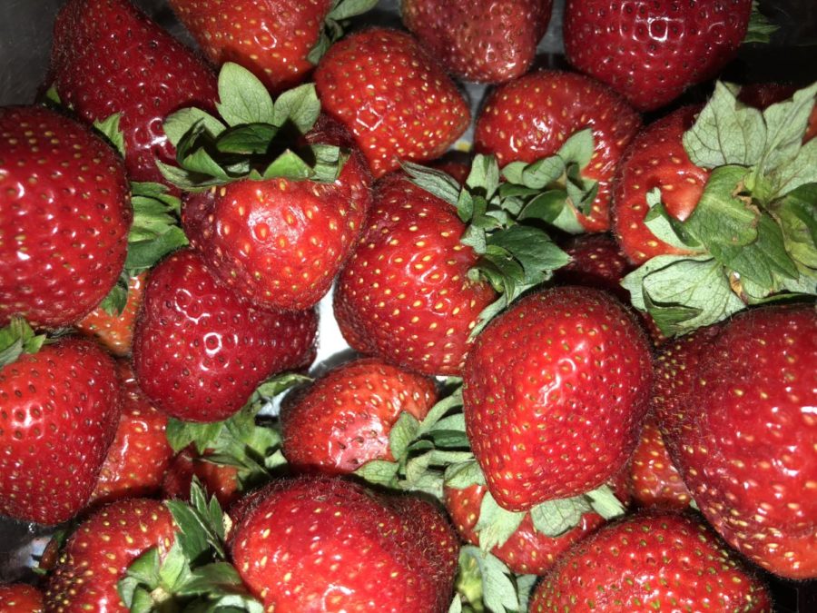 Snacks like strawberries are not only healthy but are also sweet.