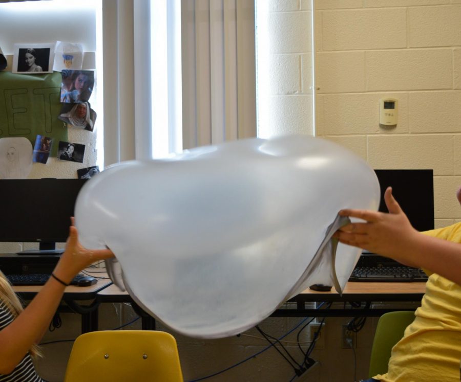 Big bubbles can be made with this slime.