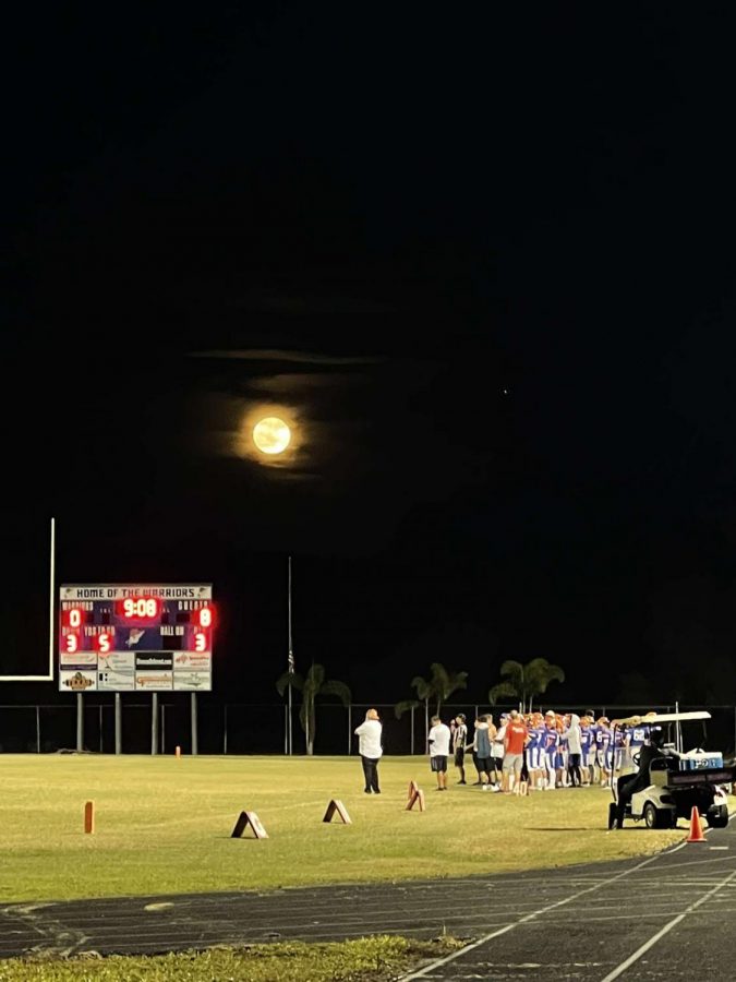 Last+night%2C+Osceola+had+their+last+JV+game+with+a+Hunters+moon+in+the+background%21%0APhoto+Credit%3A+Sania+Memon