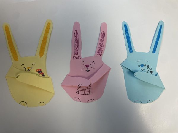 Hop into Spring with these cute and easy DIY bunnies. 