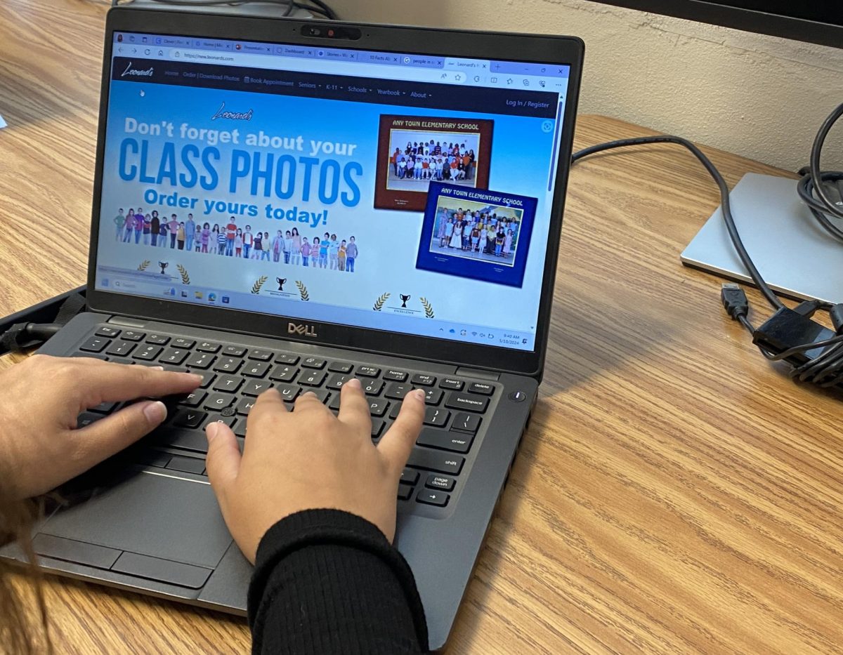The class of 2025 senior portraits are being offered to be taken by the Leonard's Photography company.